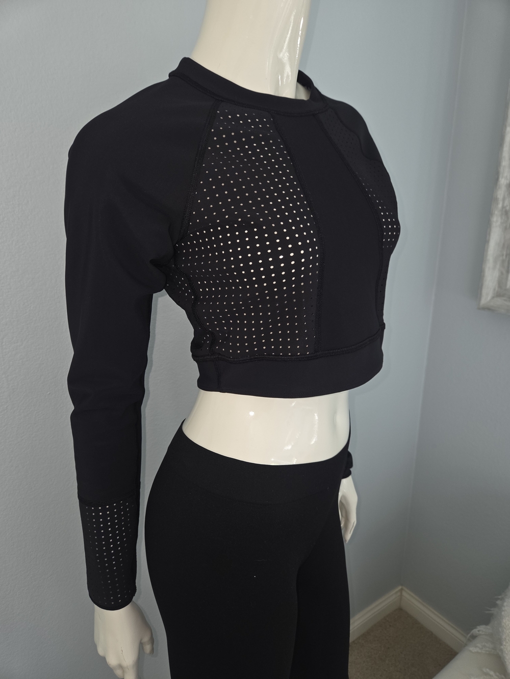 NWOT Lululemon Black Tidal Flow Paddle Top Size 2